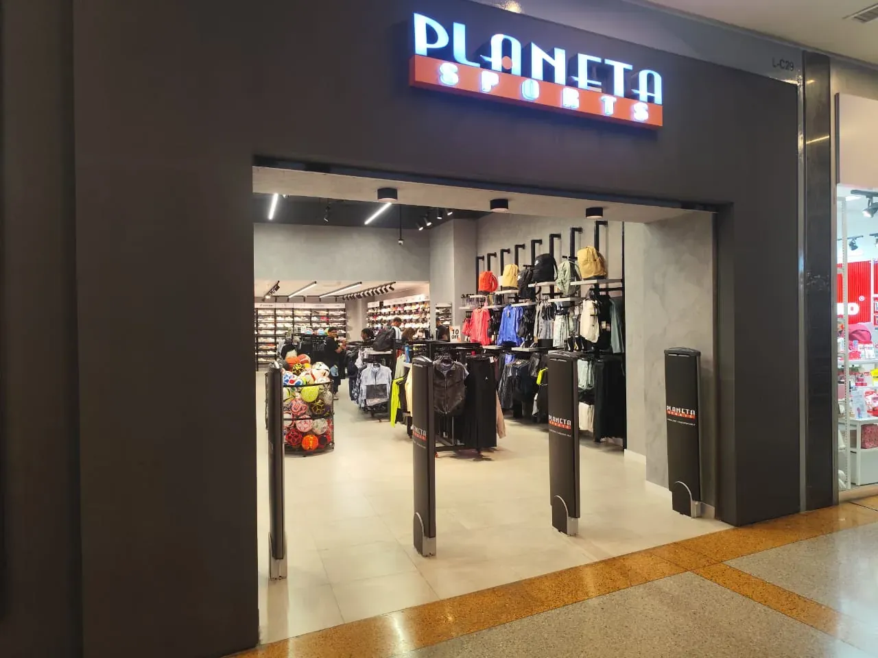 Planeta Sport — Sambil Chacao (nivel Libertador), Caracas