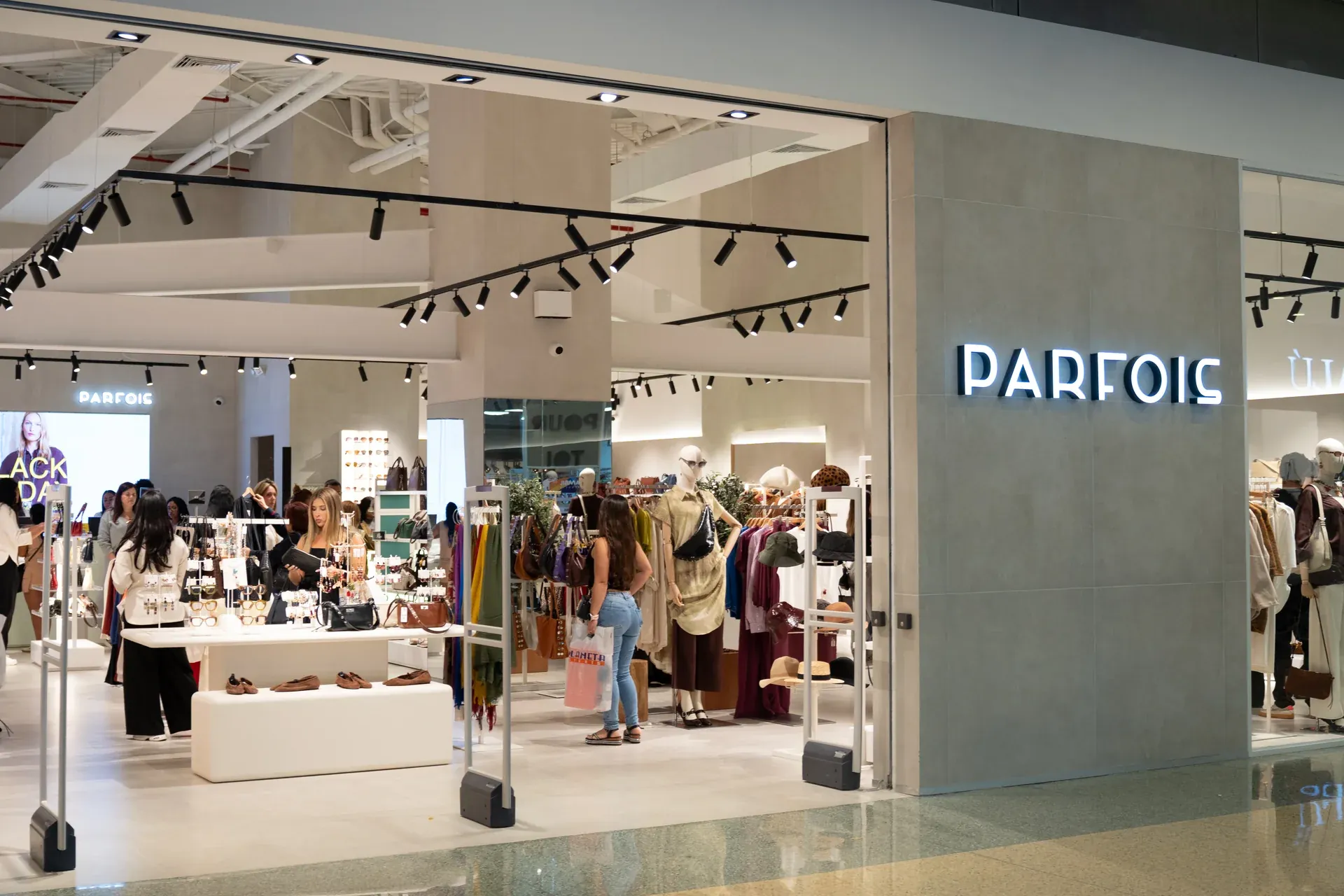 Parfois store at Sambil Valencia, accessories and ready-to-wear